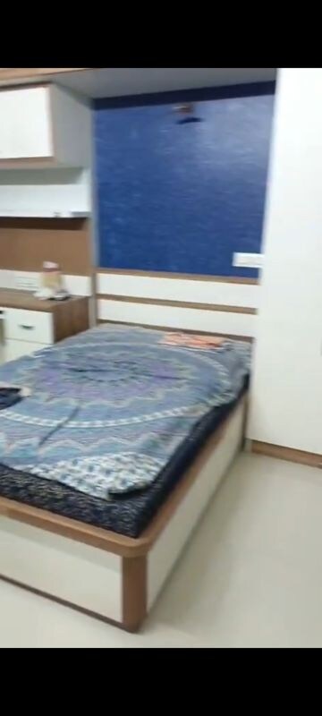 Bedroom in 1 BHK Apartment at Malad West – for Rent