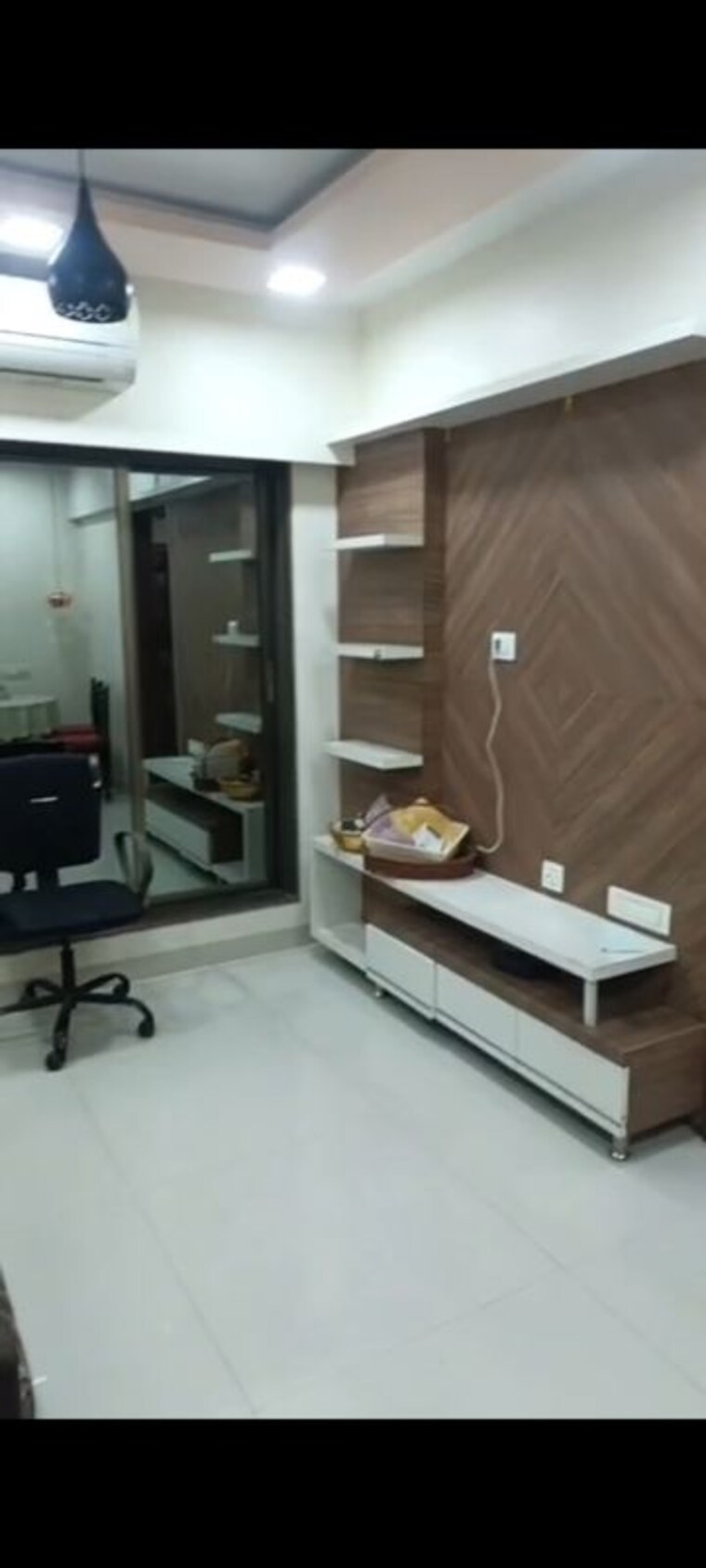 Gym, malad west 1 Bedroom 400 Sq.Ft. Apartment In Malad West Mumbai 9966049