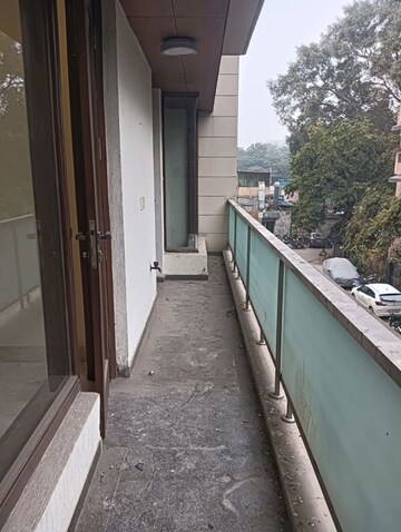 Balcony in 3 BHK Builder Floor at Panchsheel Enclave – for Rent
