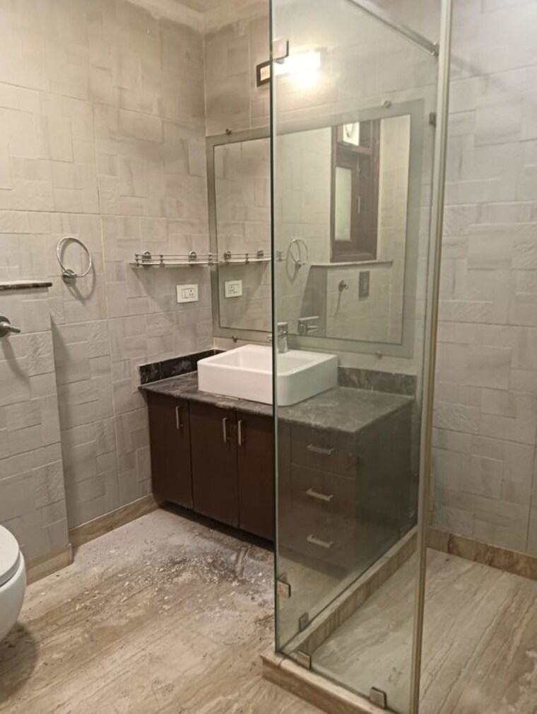 Bathroom, panchsheel enclave 3 Bedroom 1850 Sq.Ft. Builder Floor In Panchsheel Enclave Delhi 9966058