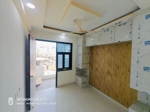 Room in 1 BHK Builder Floor at Sector 73 – for Sale