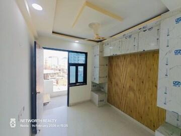 Room in 1 BHK Builder Floor at Sector 73 – for Sale