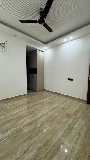 Room in 2 BHK Builder Floor at Palm Residency Chhatarpur, Rajpur Khurd Extension – for Rent