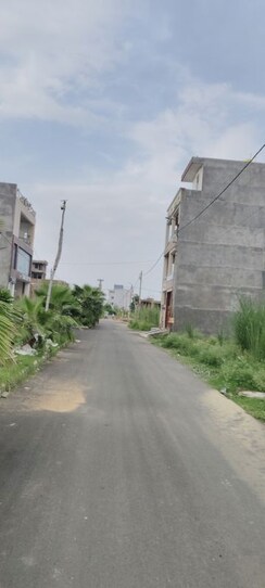 Plot For Sale in Ansal Sushant Golf city