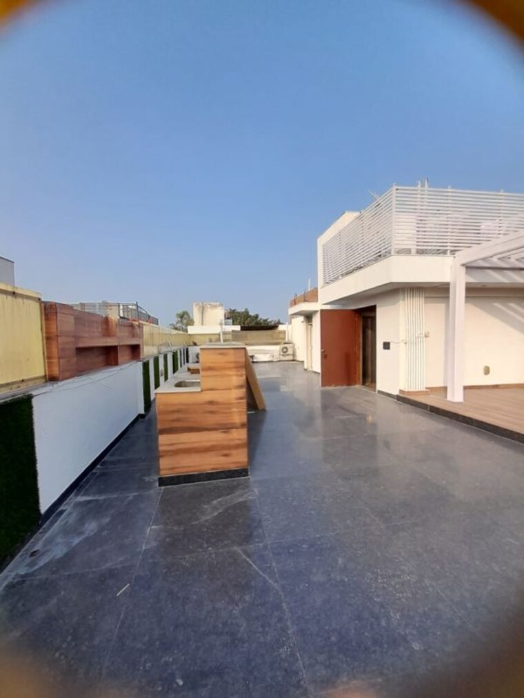 Exterior View, safdarjung enclave 3 Bedroom 200 Sq.Yd. Builder Floor In Safdarjung Enclave Delhi 9966190