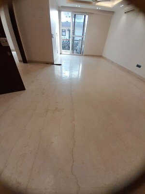 Room in 3 BHK Builder Floor at Safdarjung Enclave – for Rent