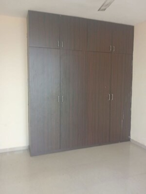 Room in 3 BHK Apartment at Omaxe Residency, Gomti Nagar – for Rent