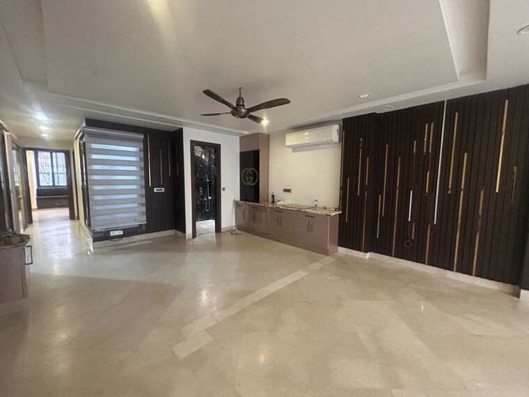 Room, greater kailash i 3 Bedroom 208 Sq.Yd. Builder Floor In Greater Kailash I Delhi 9966289