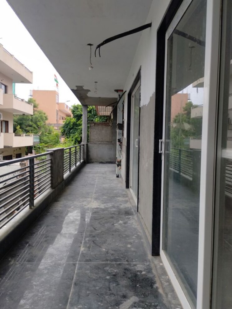 Balcony, sector 4 4 Bedroom 550 Sq.Yd. Builder Floor In Sector 4 Gurgaon 9966245