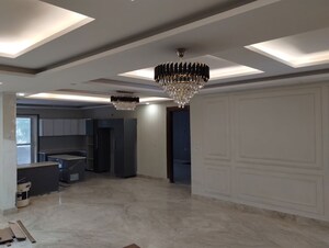 Parking in 4 BHK Builder Floor at Sector 4 – for Sale