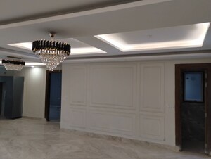 Room in 4 BHK Builder Floor at Sector 4 – for Sale