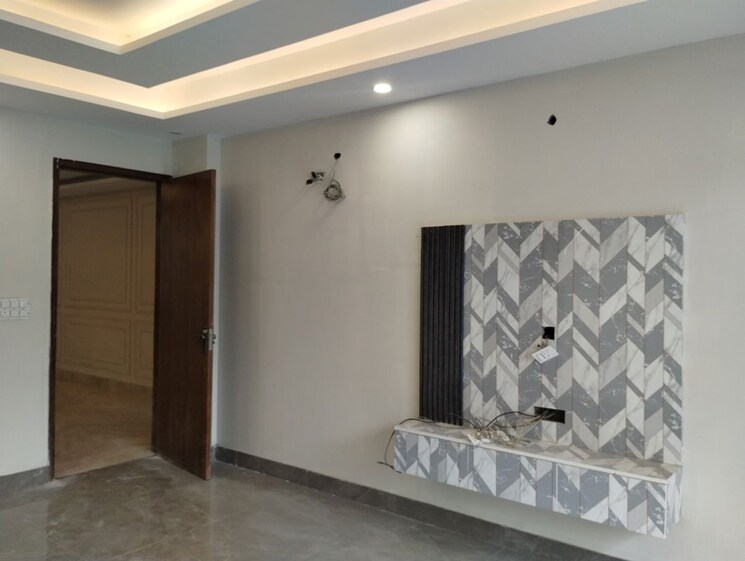 Room, sector 4 4 Bedroom 550 Sq.Yd. Builder Floor In Sector 4 Gurgaon 9966245