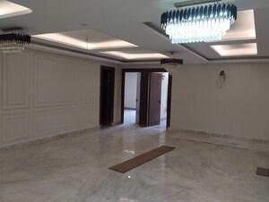 Room in 4 BHK Builder Floor at Sector 4 – for Sale