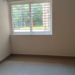 Room in 2 BHK Apartment at Mantri Webcity, Hennur Road – for Rent