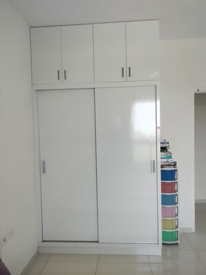 Furnished Amenities in 3 BHK Apartment at Godrej Aqua, International Airport Road – for Rent