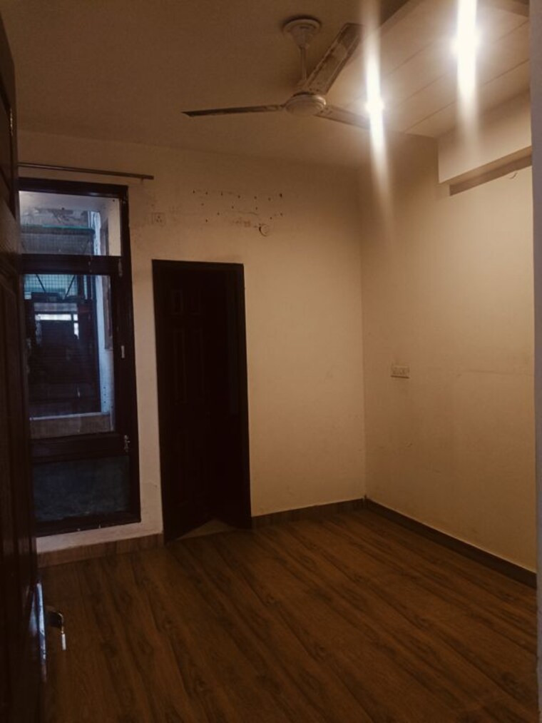 Room, guru-nanak-enclave 3 Bedroom 1000 Sq.Ft. Builder Floor In Dhakoli Zirakpur 9966386