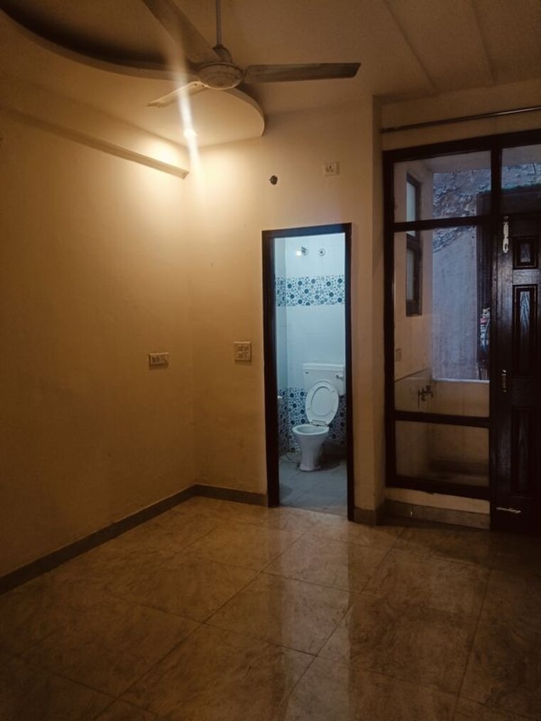 Room, guru-nanak-enclave 3 Bedroom 1000 Sq.Ft. Builder Floor In Dhakoli Zirakpur 9966386