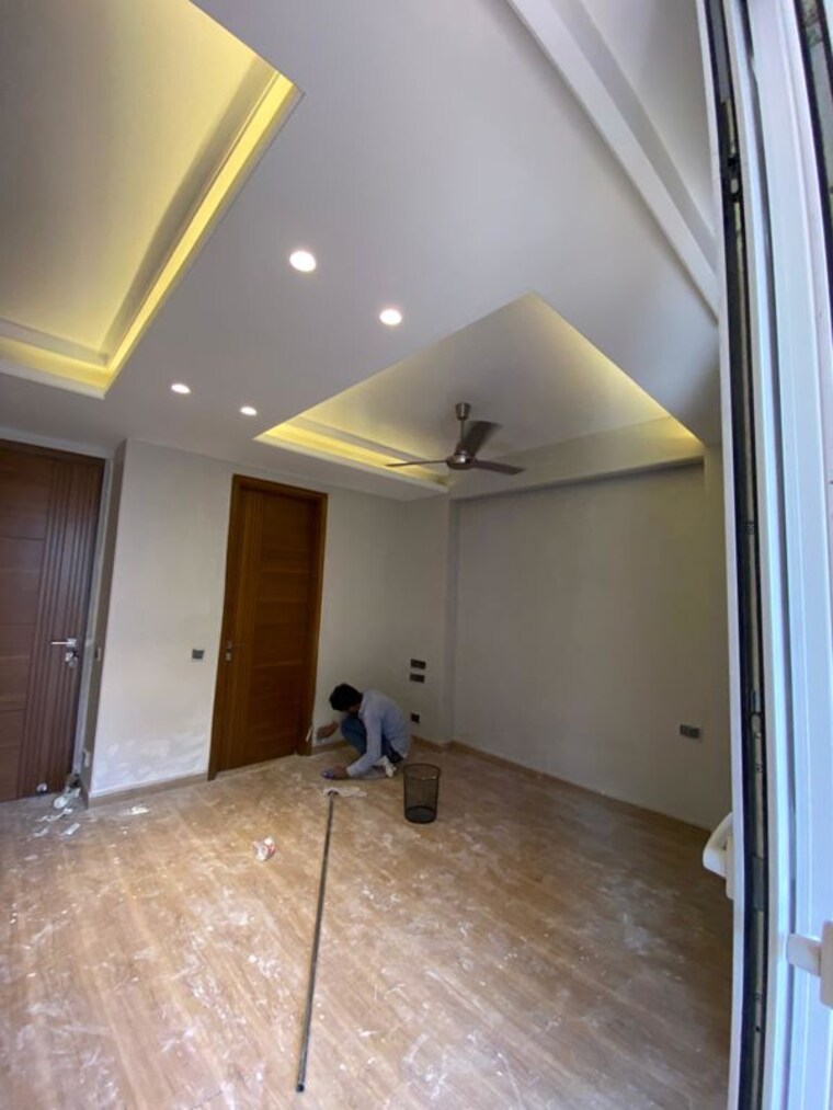Room, greater kailash i 3 Bedroom 208 Sq.Yd. Builder Floor In Greater Kailash I Delhi 9966390