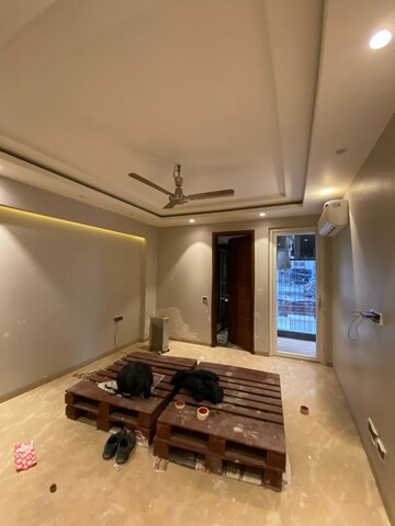 Room in 3 BHK Builder Floor at Greater Kailash I – for Rent