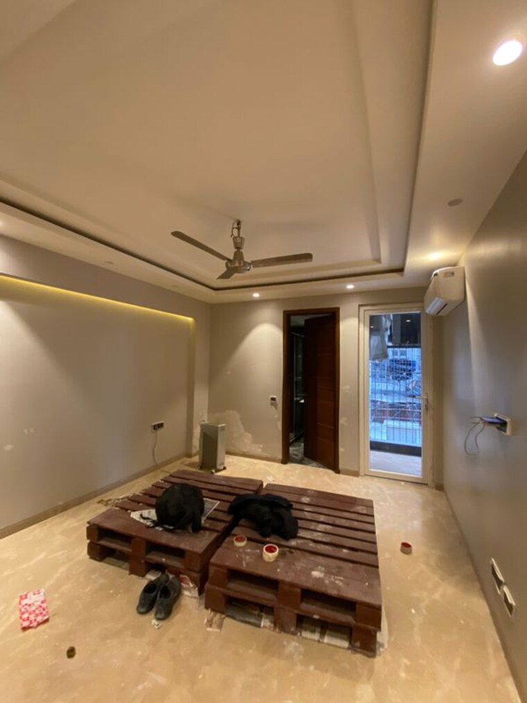 Room, greater kailash i 3 Bedroom 208 Sq.Yd. Builder Floor In Greater Kailash I Delhi 9966390