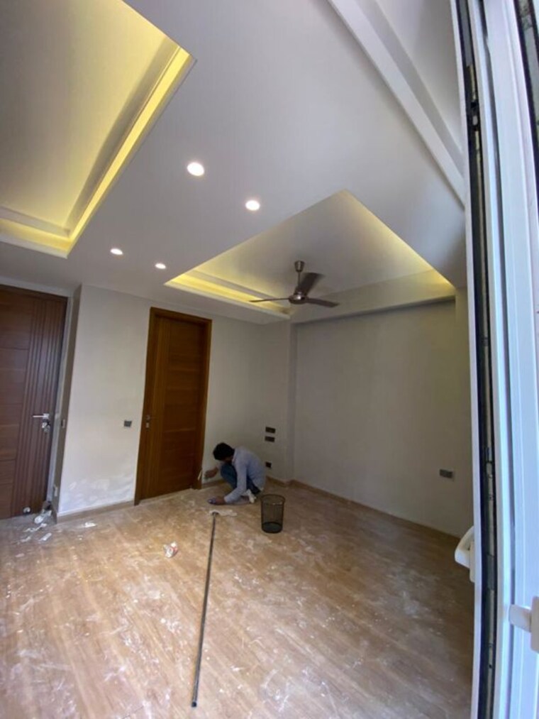 Room, greater kailash i 3 Bedroom 208 Sq.Yd. Builder Floor In Greater Kailash I Delhi 9966390
