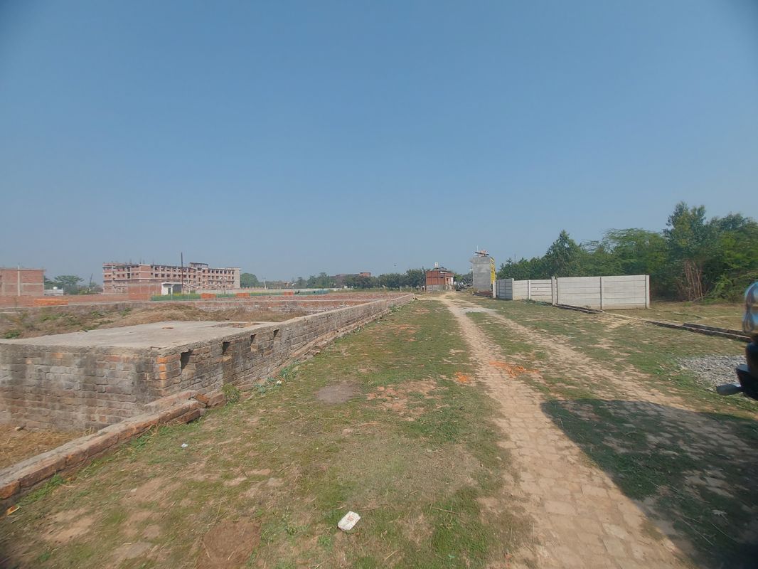 Plot For Sale in Raebareli Road