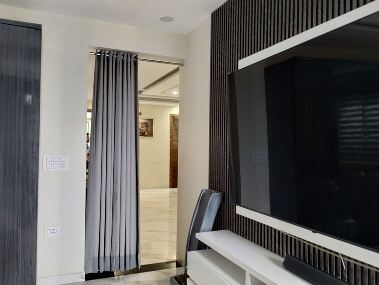 Balcony, sector 4 4 Bedroom 292 Sq.Yd. Builder Floor In Sector 4 Gurgaon 9966388