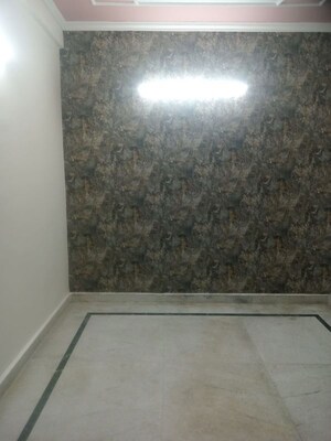 Room in 2 BHK Builder Floor at Nirman Vihar – for Rent