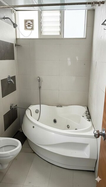 2 BHK Apartment For Rent in Amanora Adreno Towers, Hadapsar