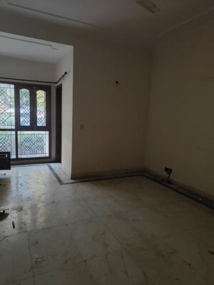 Room in 5 BHK Independent House at Sector 4 – for Sale