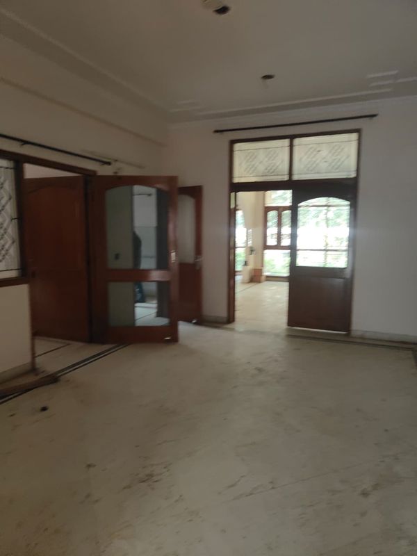 5 BHK + Pooja Room,Servant Room Independent House For Sale in Sector 4