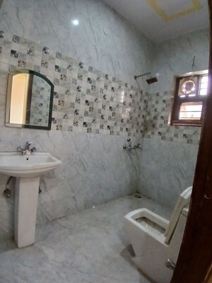 Bathroom in 3 BHK Builder Floor at SRS Tower, Sector 31 – for Rent