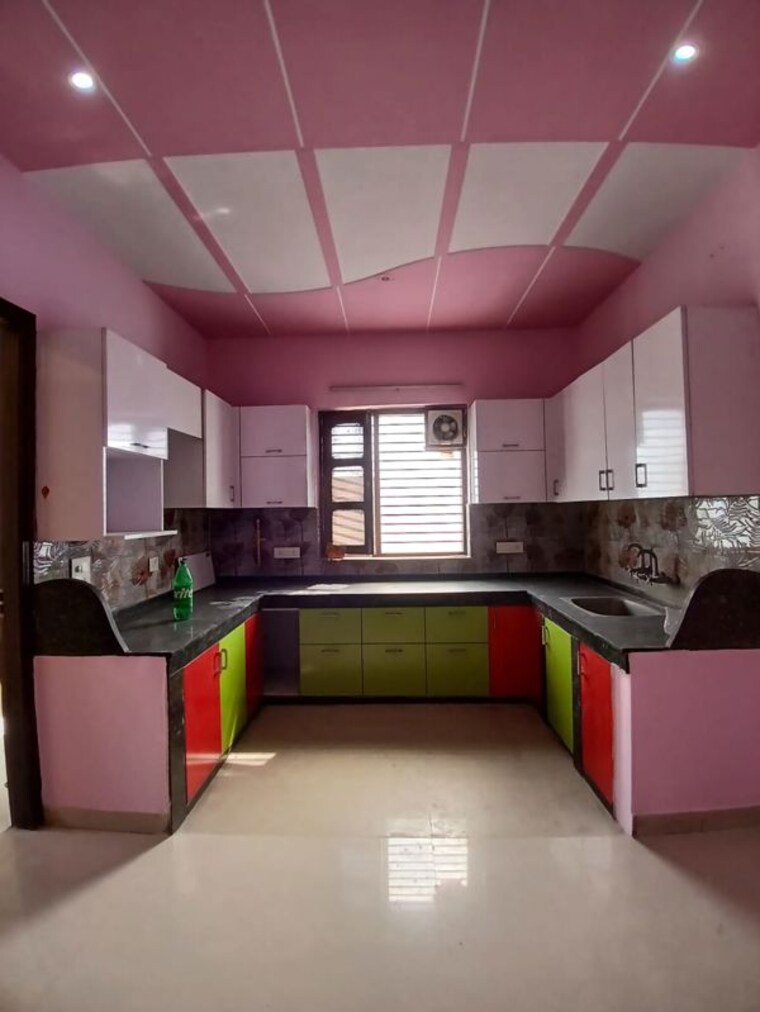 Kitchen, srs-tower 3 Bedroom 1900 Sq.Ft. Builder Floor In Sector 31 Faridabad 9966616