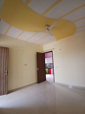 Room in 3 BHK Builder Floor at SRS Tower, Sector 31 – for Rent