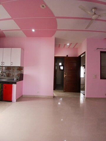 Living Room in 3 BHK Builder Floor at SRS Tower, Sector 31 – for Rent