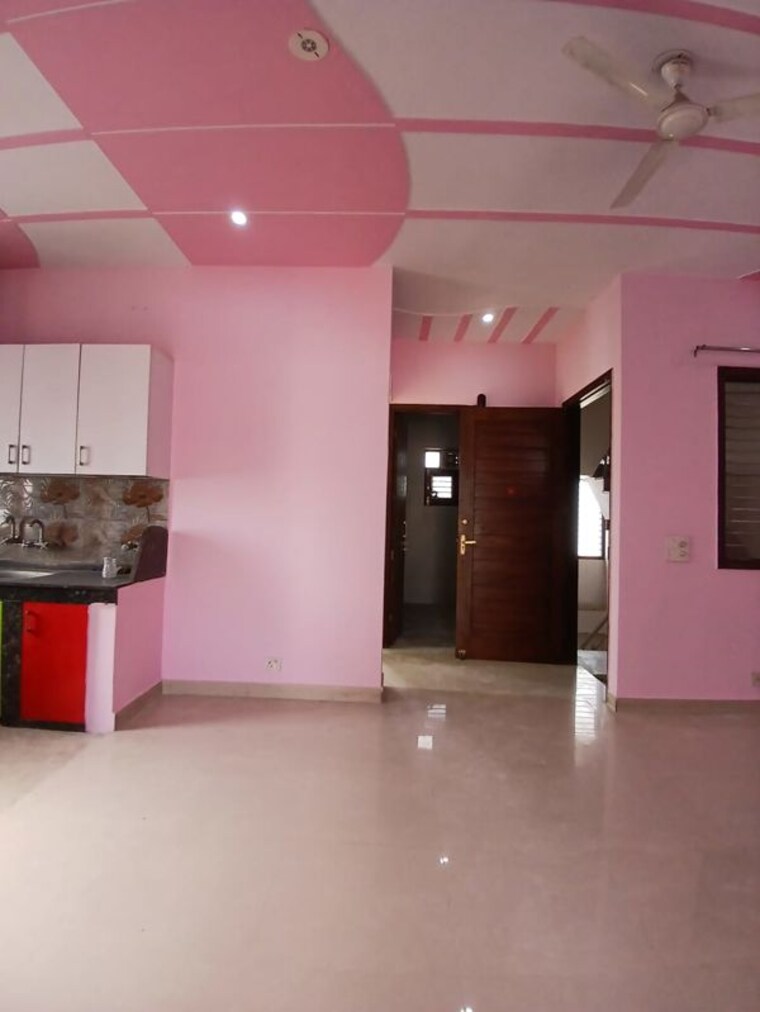 Living Room, srs-tower 3 Bedroom 1900 Sq.Ft. Builder Floor In Sector 31 Faridabad 9966616