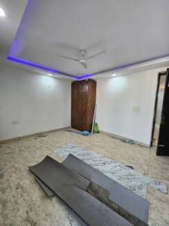 3 BHK + Servant Room,Extra Room Builder Floor For Sale in Green Fields Colony