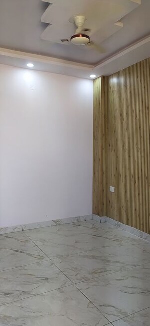 Room in 3 BHK Builder Floor at Vipin Garden – for Sale