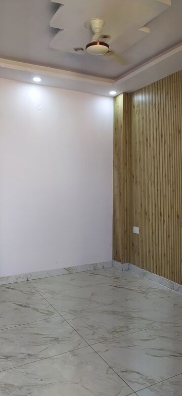 Room in 3 BHK Builder Floor at Vipin Garden – for Sale