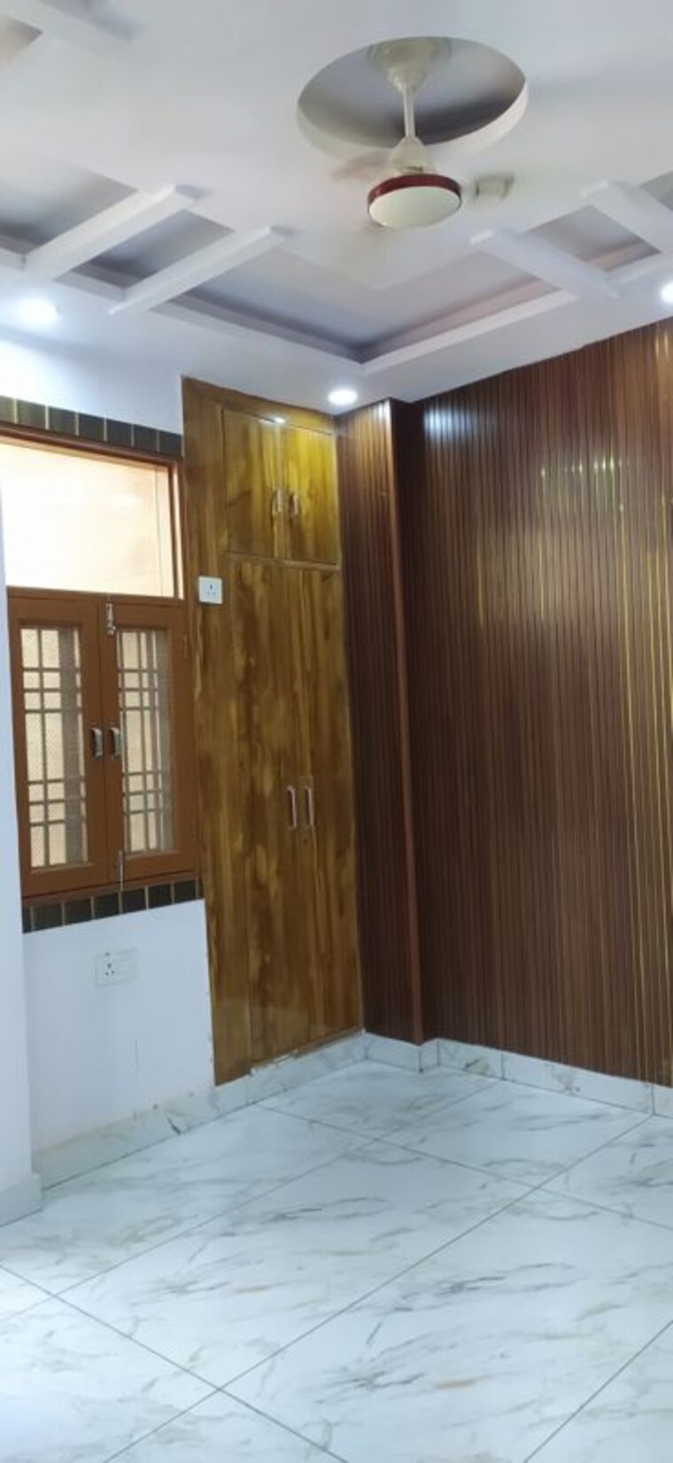 Room, vipin garden 3 Bedroom 100 Sq.Ft. Builder Floor In Vipin Garden Delhi 9966641