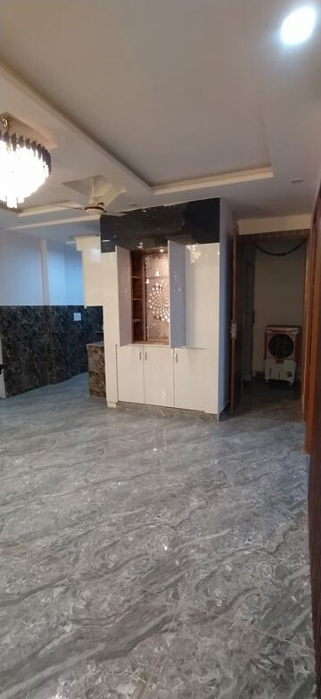Room in 3 BHK Builder Floor at Vipin Garden – for Sale