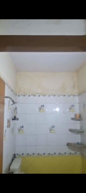 Furnished Amenities in 2 BHK Builder Floor at Nirman Vihar – for Rent