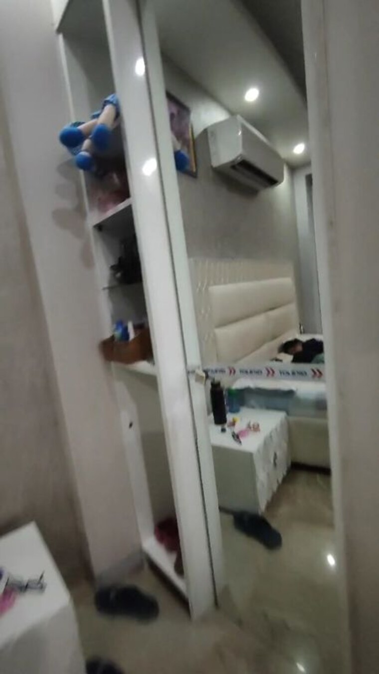 Bathroom, sector 7 3 Bedroom 250 Sq.Yd. Builder Floor In Sector 7 Gurgaon 9966656