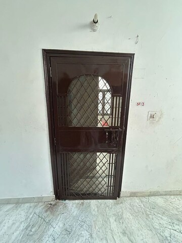 Room in 1 BHK Builder Floor at Nirala Eden Park 2, Niti Khand – for Rent
