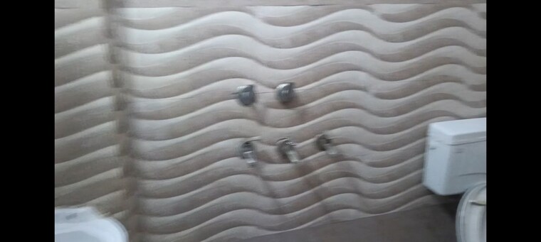 Bathroom, dwarka mor 2 Bedroom 55 Sq.Yd. Builder Floor In Dwarka Mor Delhi 9966722