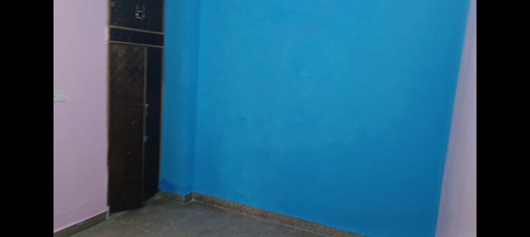 Room, dwarka mor 2 Bedroom 55 Sq.Yd. Builder Floor In Dwarka Mor Delhi 9966722