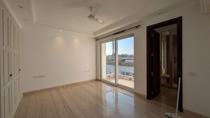 Room in 4 BHK Builder Floor at Vasant Vihar – for Rent