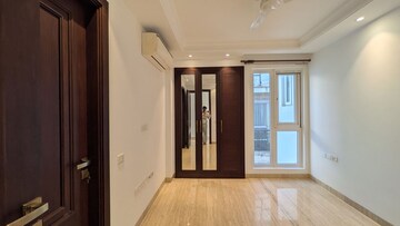 Room in 4 BHK Builder Floor at Vasant Vihar – for Rent