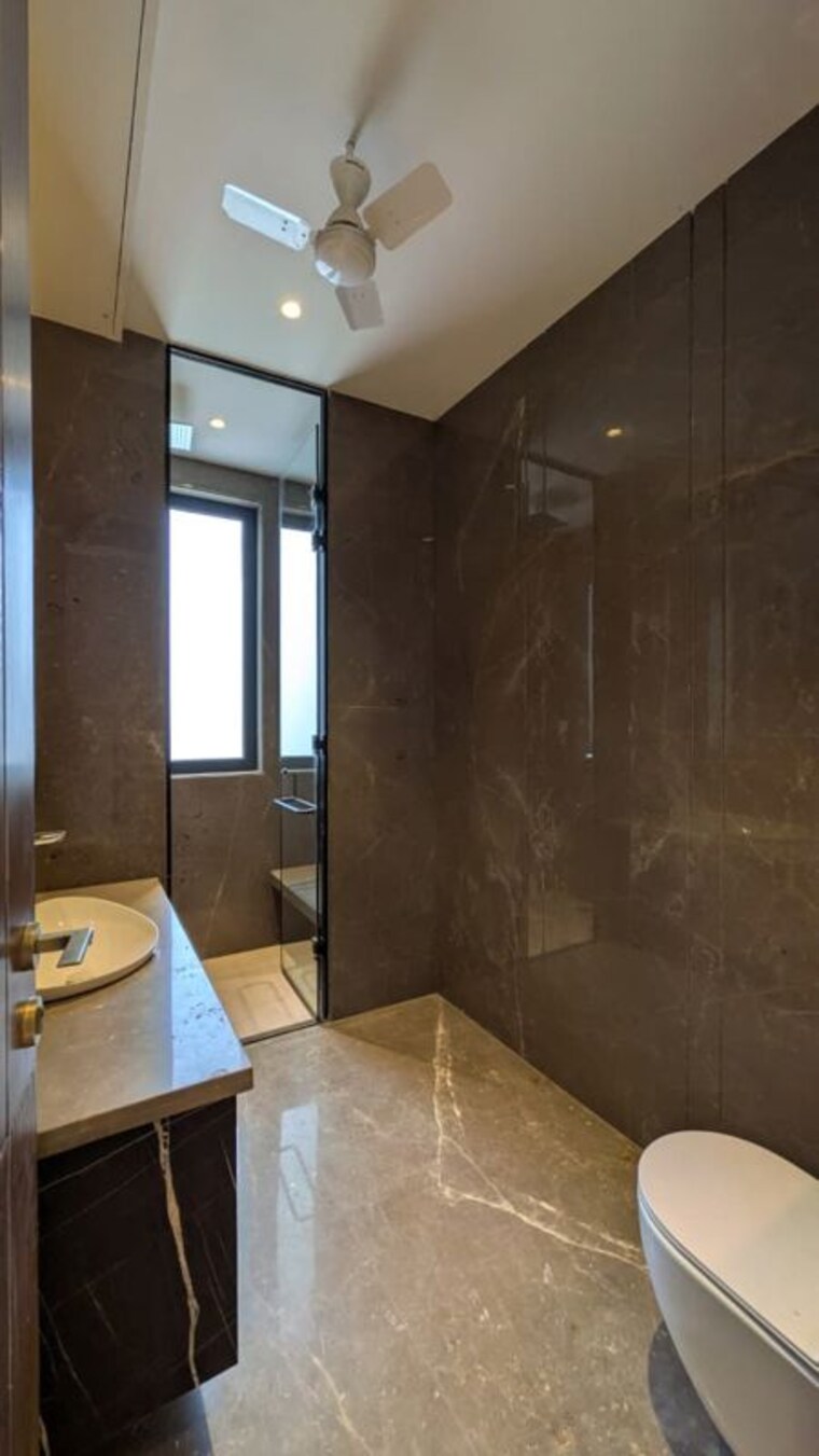 Living Room, defence colony 3 Bedroom 325 Sq.Yd. Builder Floor In Defence Colony Delhi 9966811