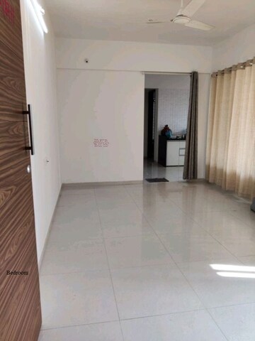 Bedroom in 2 BHK Apartment at Shubh Skypoint, Mundhwa – for Rent